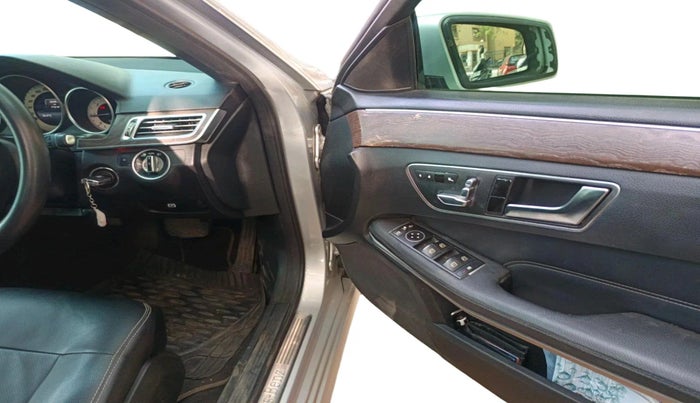 2014 Mercedes Benz E Class E 250 CDI AVANTGARDE, Diesel, Automatic, 71,618 km, interior