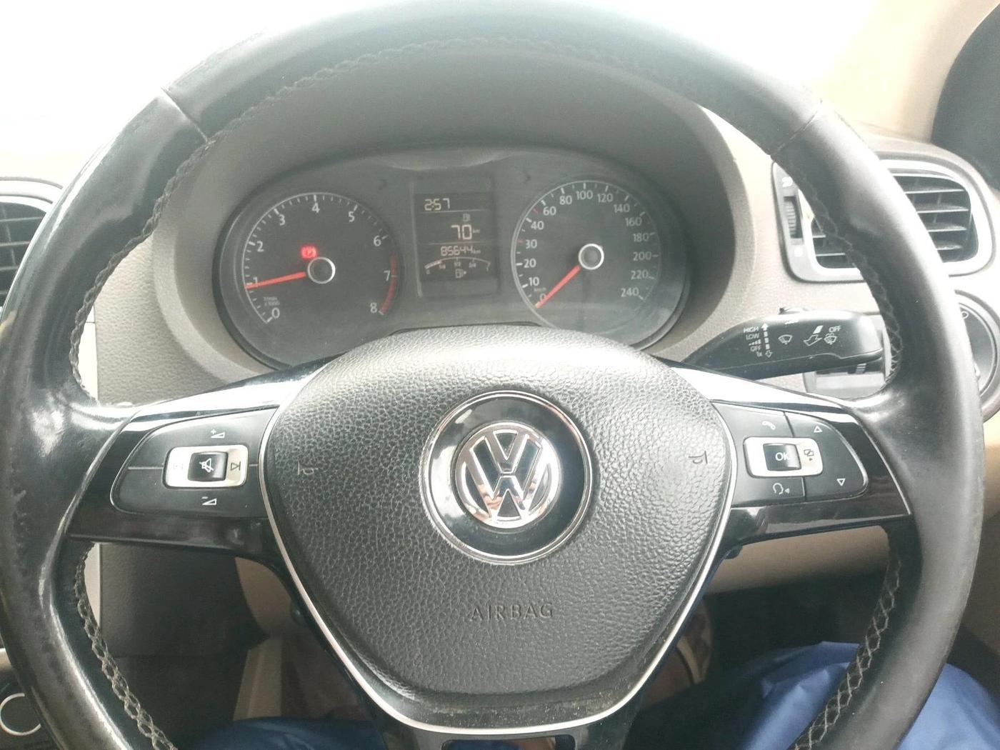 2017 Volkswagen Vento HIGHLINE 1.6 MPI, Petrol, Manual, 85,644 km, interior