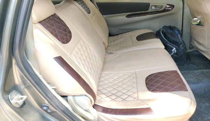 2014 Toyota Innova 2.5 VX 8 STR, Diesel, Manual, 1,43,265 km, interior