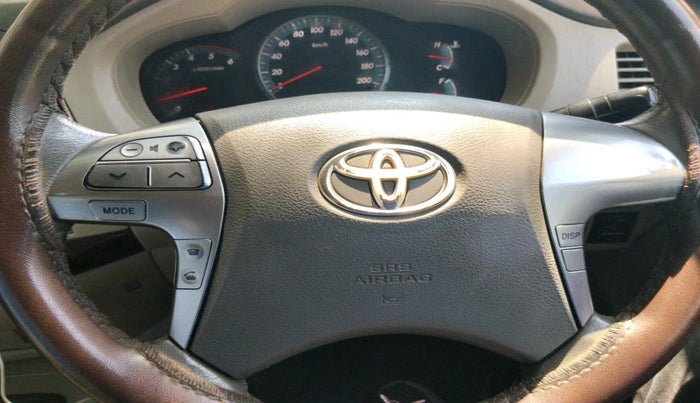 2014 Toyota Innova 2.5 VX 8 STR, Diesel, Manual, 1,43,265 km, interior