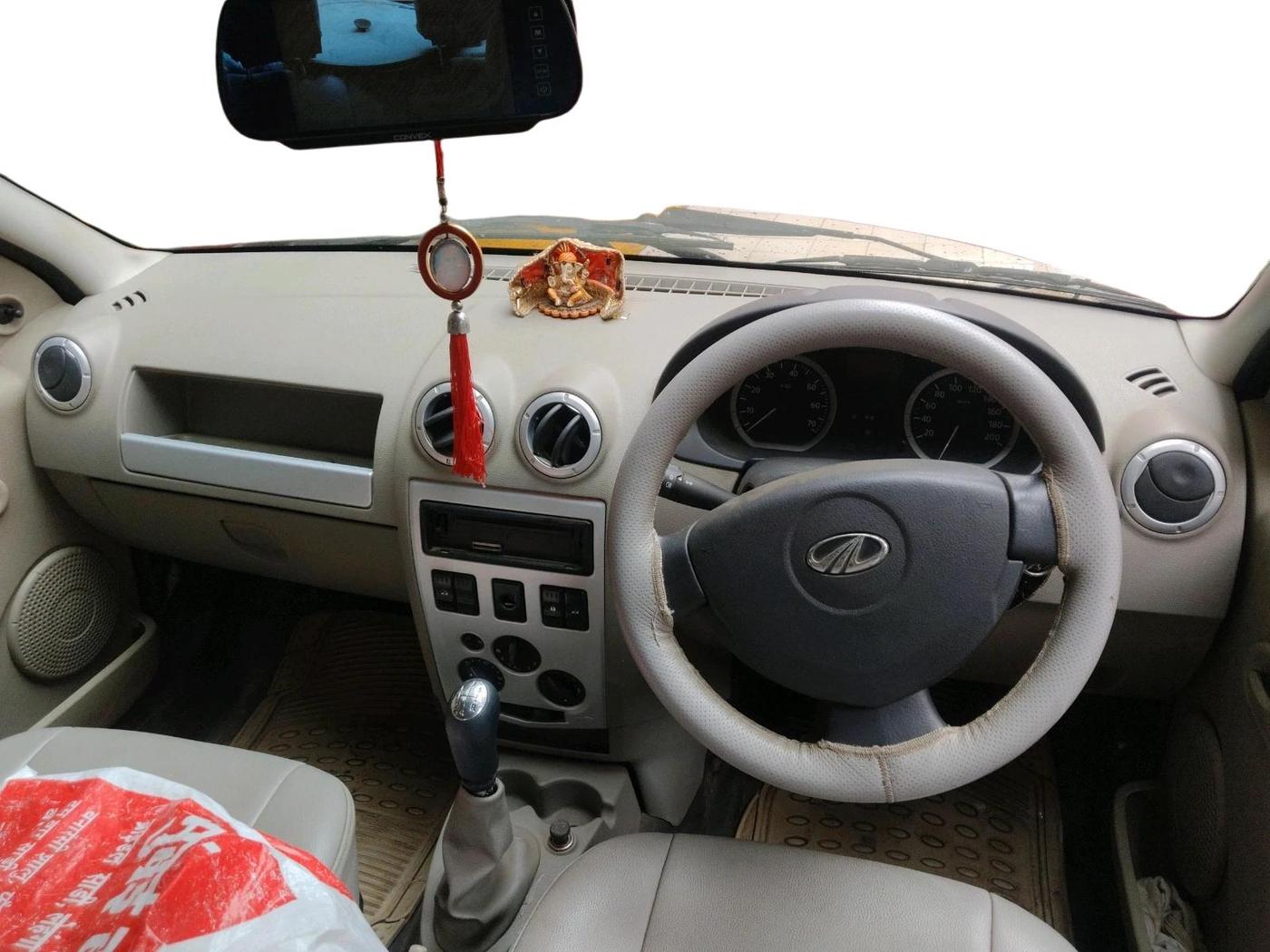 2011 Mahindra Verito 1.4 G4, Petrol, Manual, 51,824 km, interior