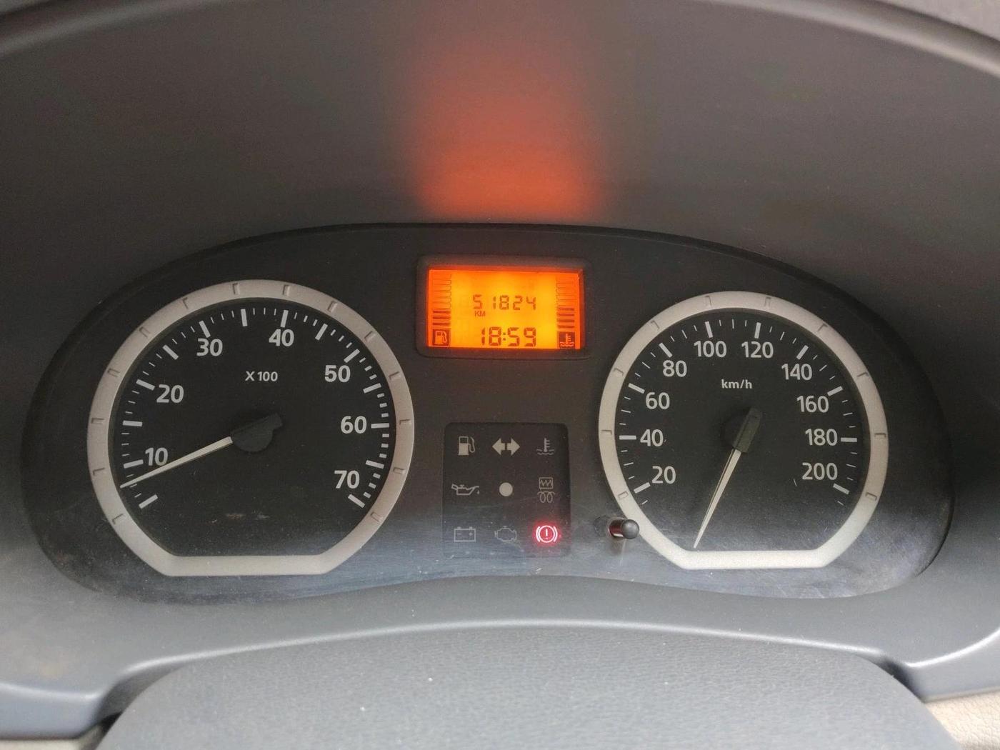 2011 Mahindra Verito 1.4 G4, Petrol, Manual, 51,824 km, interior