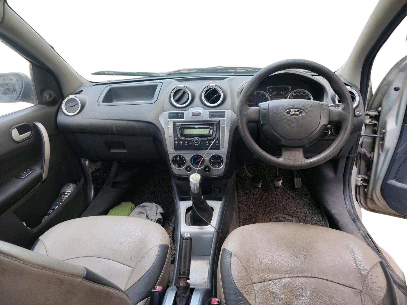 2015 Ford Classic 1.6 DURATEC CLXI, CNG, Manual, 72,010 km, interior