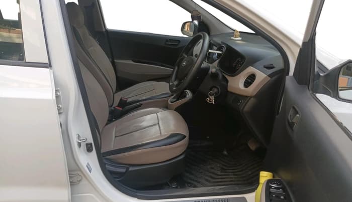 2017 Hyundai Grand i10 MAGNA AT 1.2 KAPPA VTVT, Petrol, Automatic, 37,810 km, interior