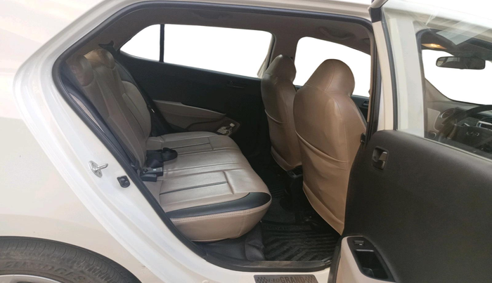 2017 Hyundai Grand i10 MAGNA AT 1.2 KAPPA VTVT, Petrol, Automatic, 37,810 km, interior