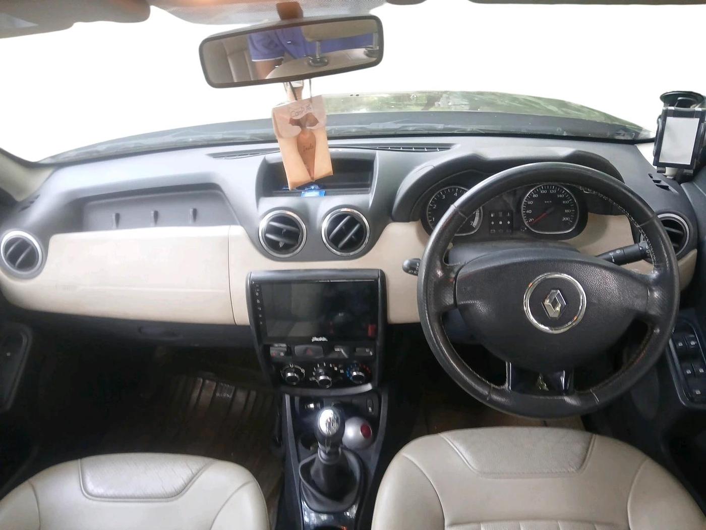 2013 Renault Duster 110 PS RXZ DIESEL, Diesel, Manual, 1,27,703 km, interior