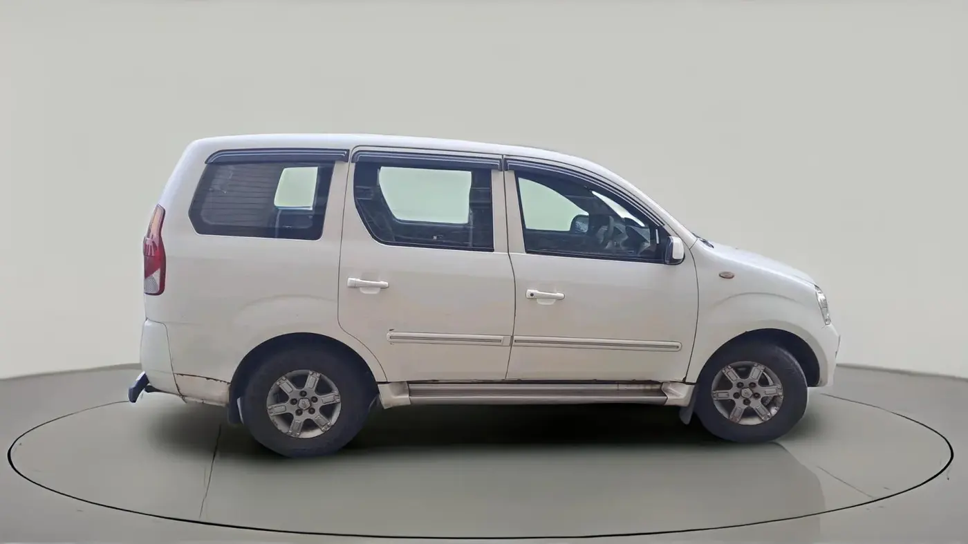 2011 Mahindra Xylo E8 BS III, Diesel, Manual, 90,829 km, exterior