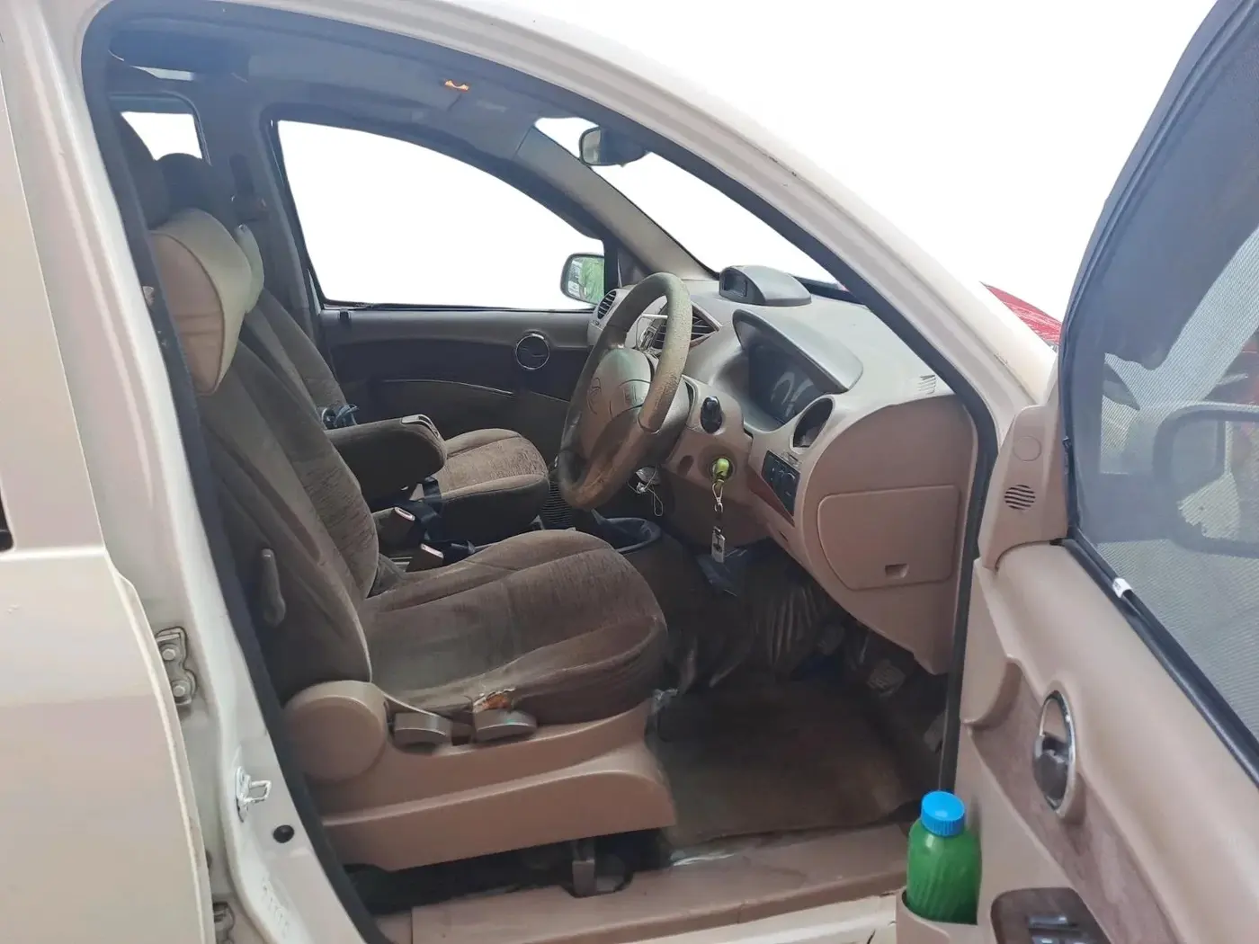 2011 Mahindra Xylo E8 BS III, Diesel, Manual, 90,829 km, interior