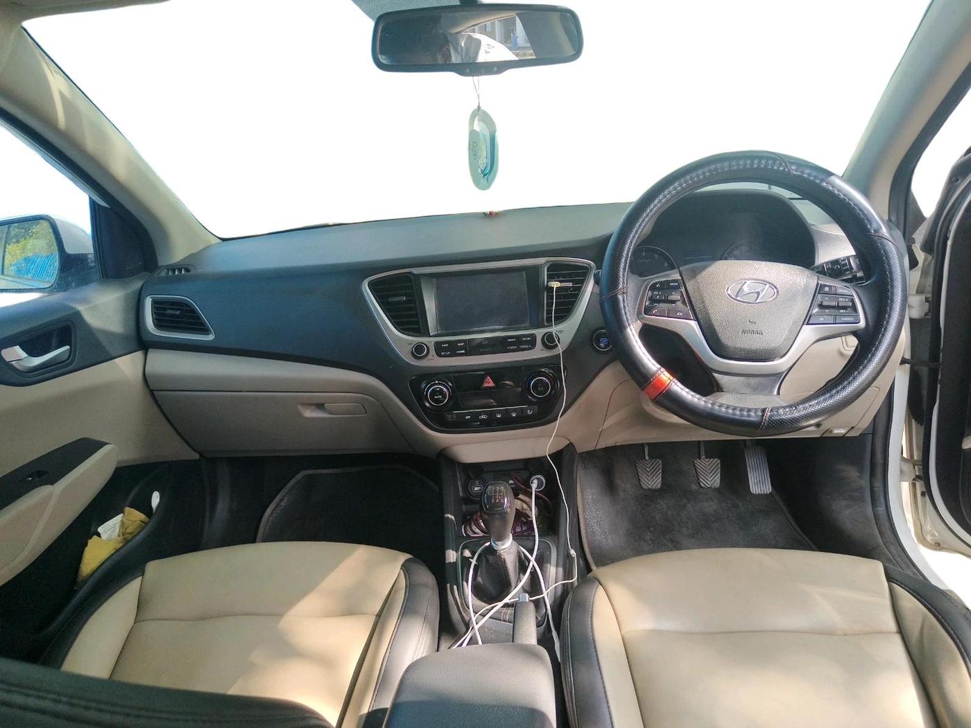 2019 Hyundai Verna 1.6 VTVT SX, Petrol, Manual, 90,111 km, interior