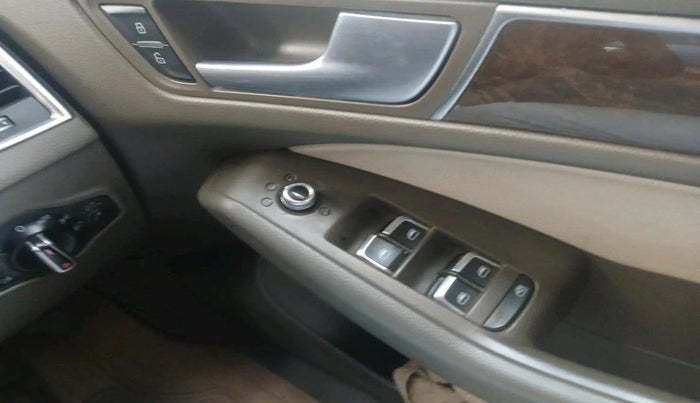 2013 Audi Q5 2.0 TDI QUATTRO, Diesel, Automatic, 1,52,809 km, interior