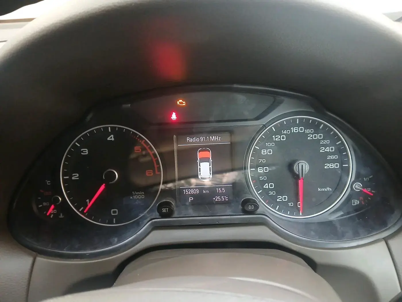 2013 Audi Q5 2.0 TDI QUATTRO, Diesel, Automatic, 1,52,810 km, interior