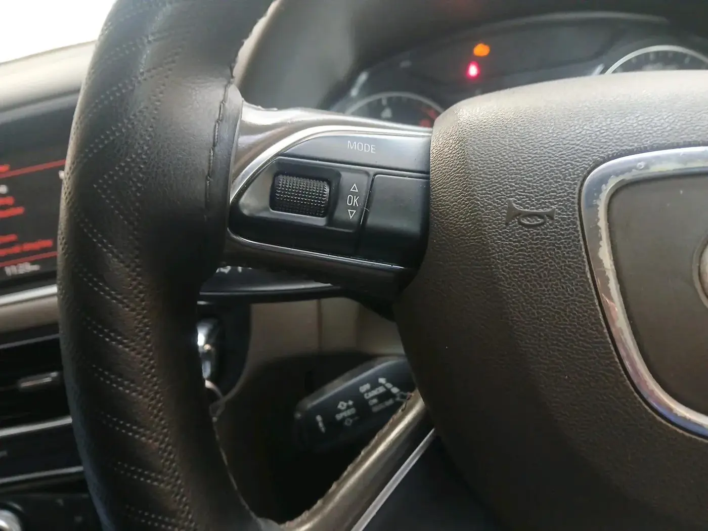 2013 Audi Q5 2.0 TDI QUATTRO, Diesel, Automatic, 1,52,810 km, interior