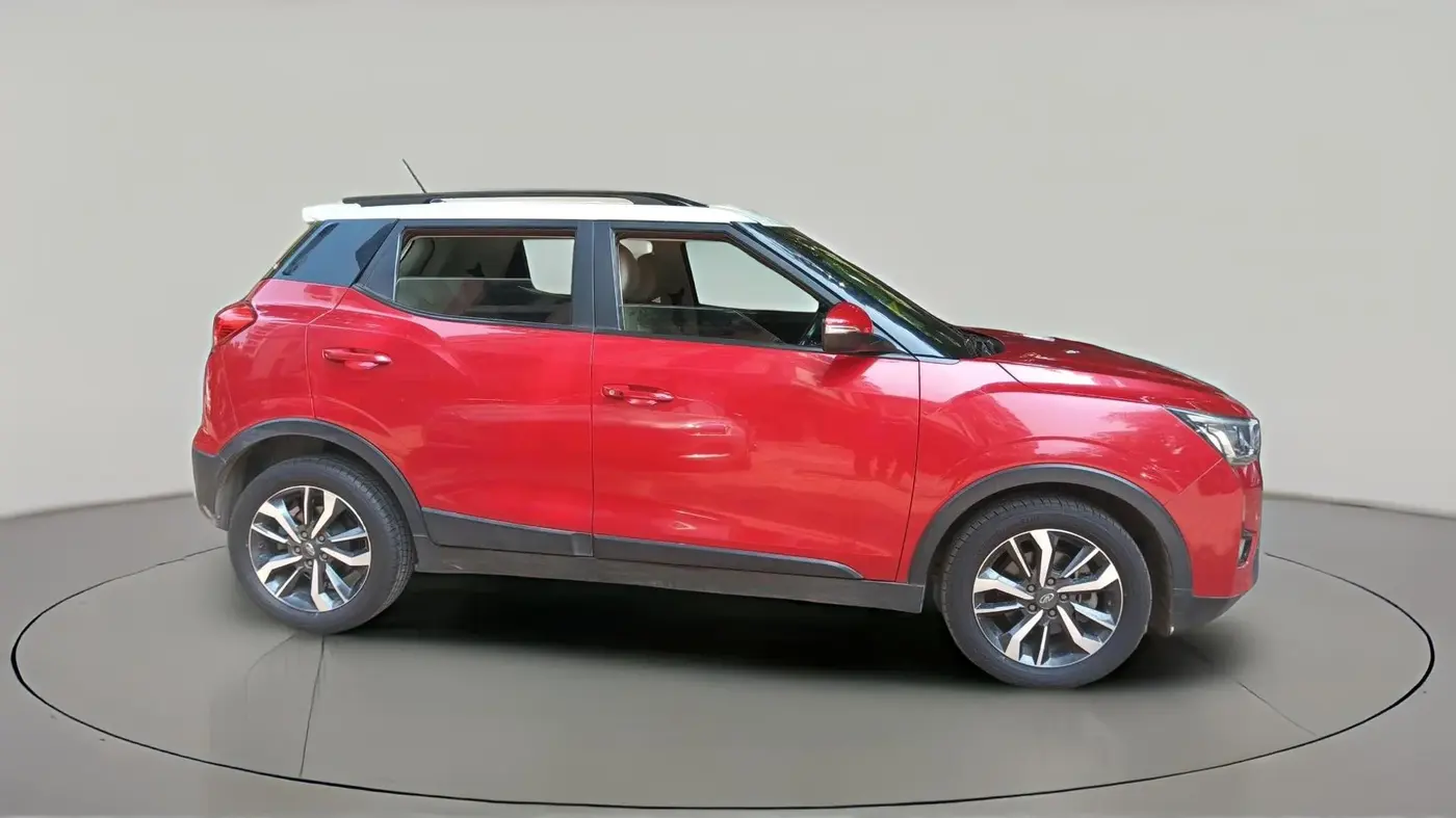 2021 Mahindra XUV300 W8 (O) 1.2 PETROL AMT, Petrol, Automatic, 47,317 km, exterior