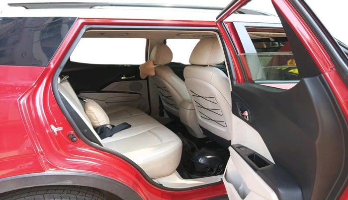 2021 Mahindra XUV300 W8 (O) 1.2 PETROL AMT, Petrol, Automatic, 47,317 km, interior