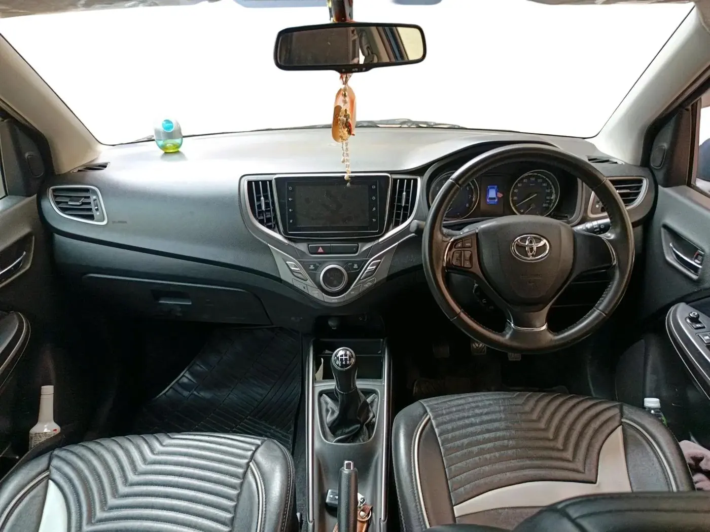 2019 Toyota Glanza V, Petrol, Manual, 50,407 km, interior