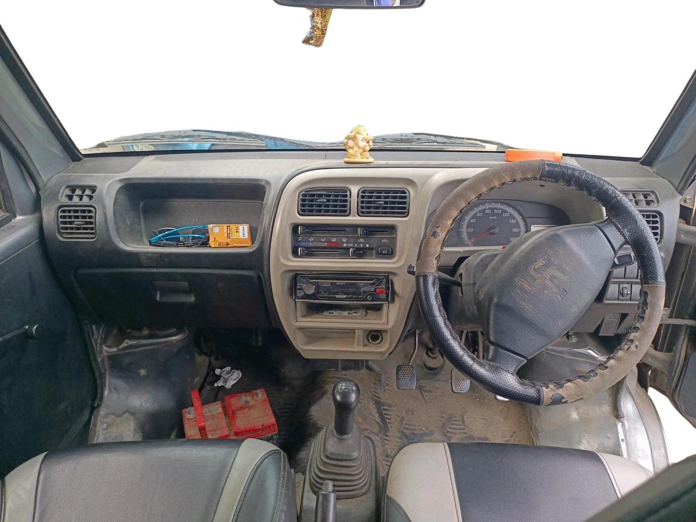 2017 Maruti Eeco 5 STR WITH A/C+HTR CNG, CNG, Manual, 1,65,718 km, interior