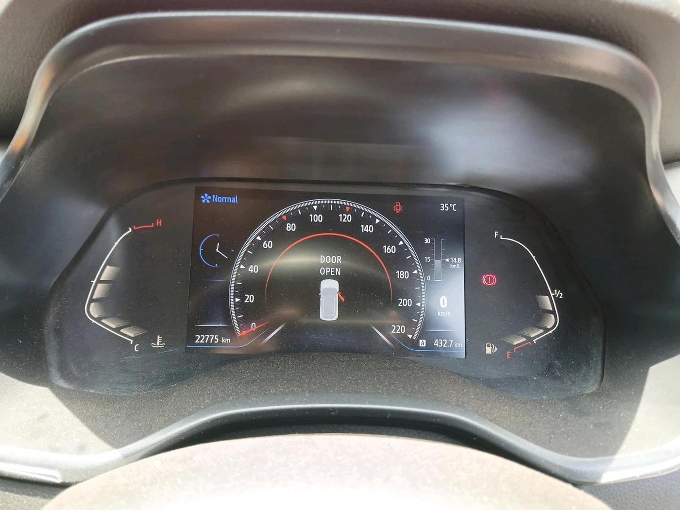2022 Renault Kiger RXZ MT, Petrol, Manual, 22,775 km, interior