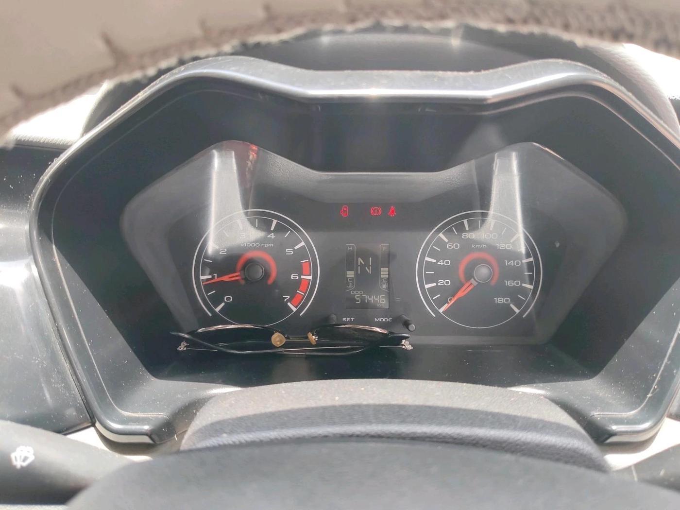 2018 Mahindra KUV 100 NXT K2+ P 6 STR, Petrol, Manual, 57,446 km, interior