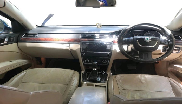 2013 Skoda Superb ELEGANCE 2.0 TDI CR AT, Diesel, Automatic, 1,48,847 km, interior