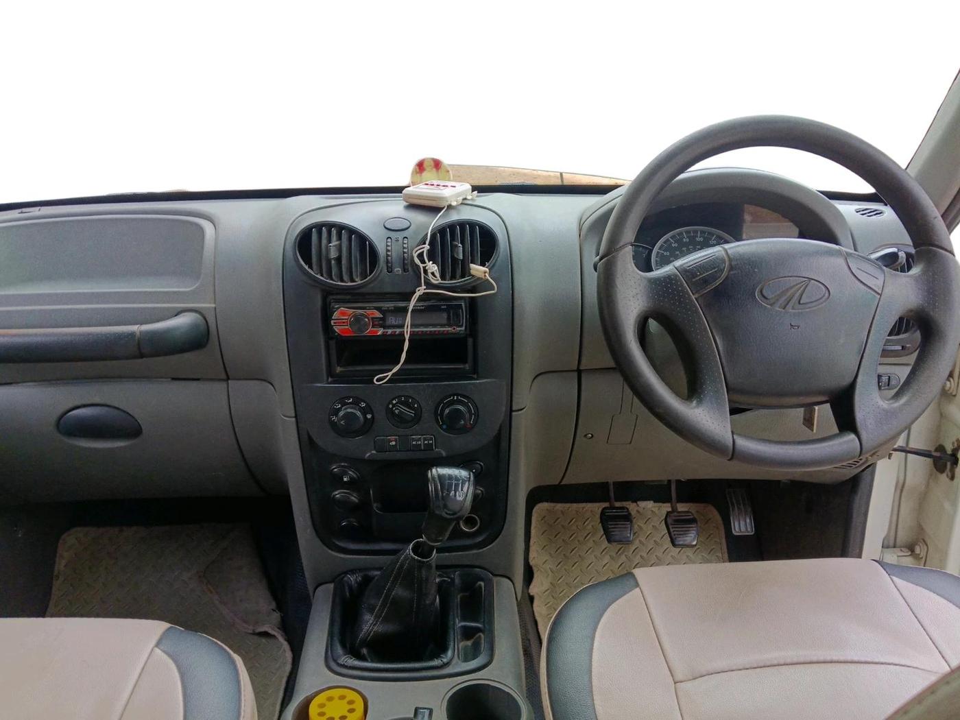 2013 Mahindra Scorpio EX M2DI, Diesel, Manual, 1,16,939 km, interior