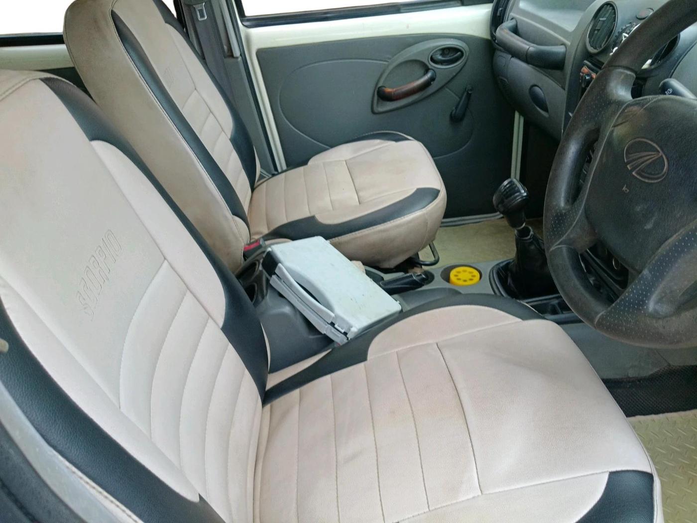 2013 Mahindra Scorpio EX M2DI, Diesel, Manual, 1,16,939 km, interior