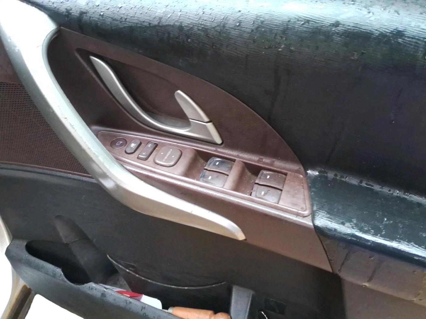 2013 Mahindra XUV500 W8, Diesel, Manual, 1,01,912 km, interior