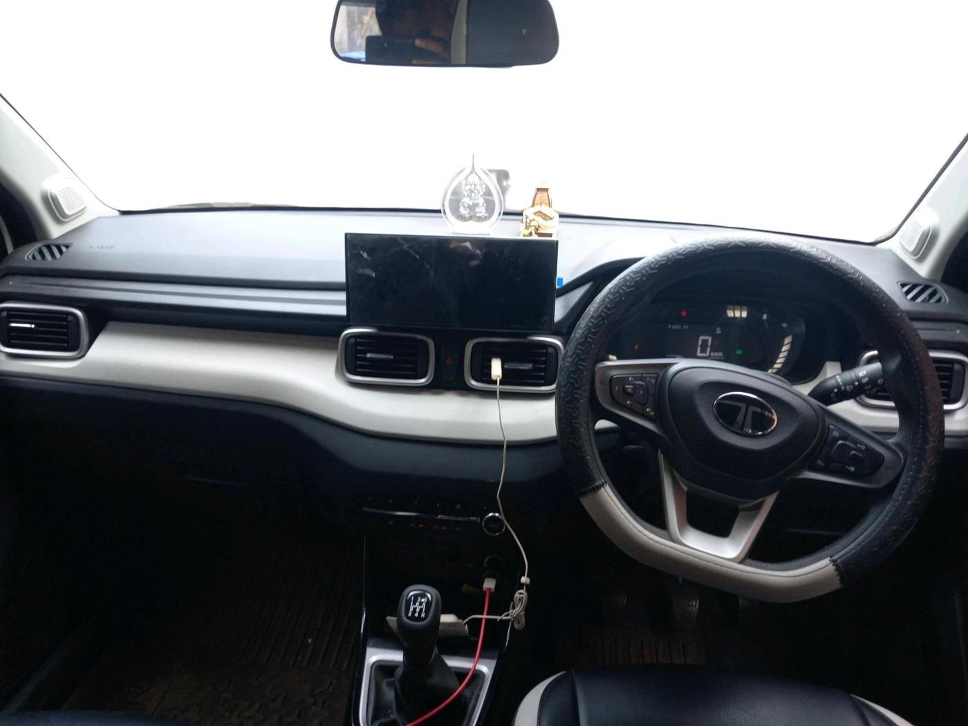 2025 Tata PUNCH Accomplished Plus (S) iCNG, CNG, Manual, 6,160 km, interior