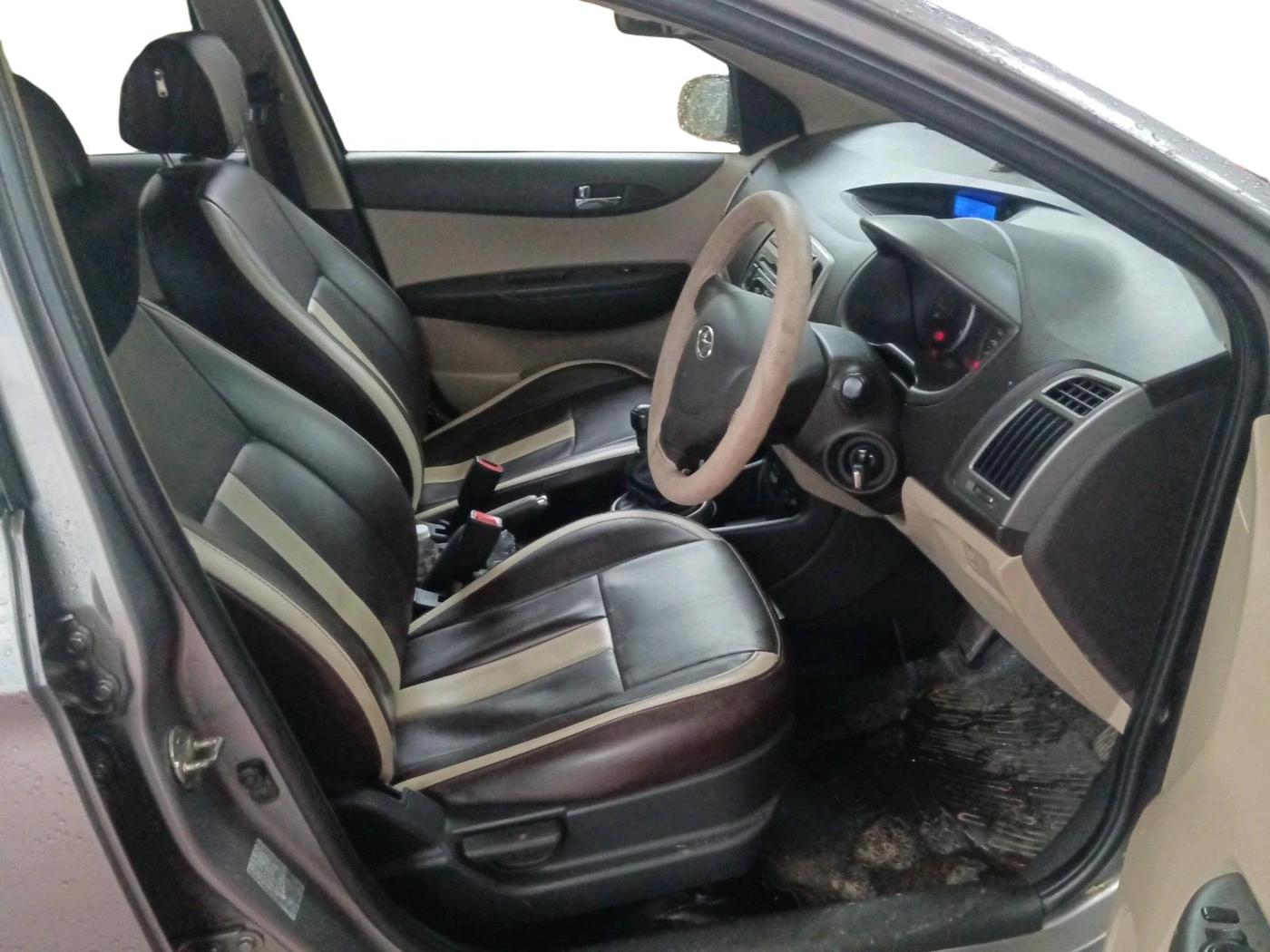 2014 Hyundai i20 MAGNA 1.2, Petrol, Manual, 77,328 km, interior