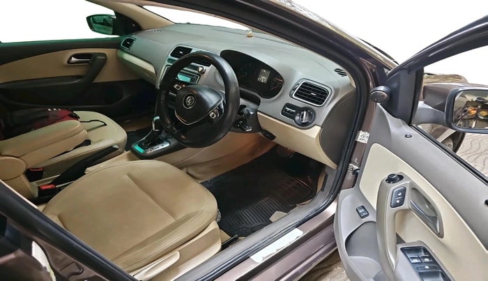 2014 Volkswagen Vento HIGHLINE PETROL AT, Petrol, Automatic, 64,974 km, interior