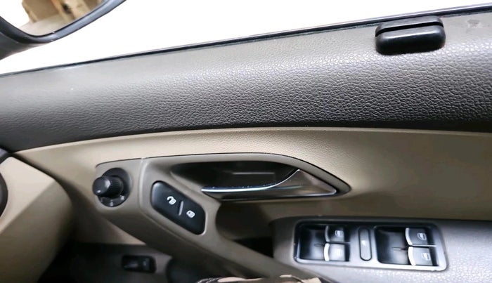 2014 Volkswagen Vento HIGHLINE PETROL AT, Petrol, Automatic, 64,974 km, interior