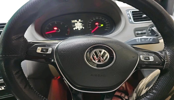2014 Volkswagen Vento HIGHLINE PETROL AT, Petrol, Automatic, 64,974 km, interior