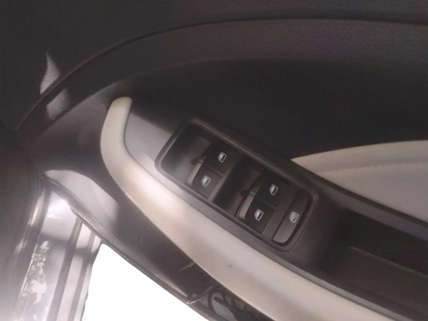 2024 MG ASTOR Select 1.5 CVT (Ivory), Petrol, Automatic, 15,043 km, interior