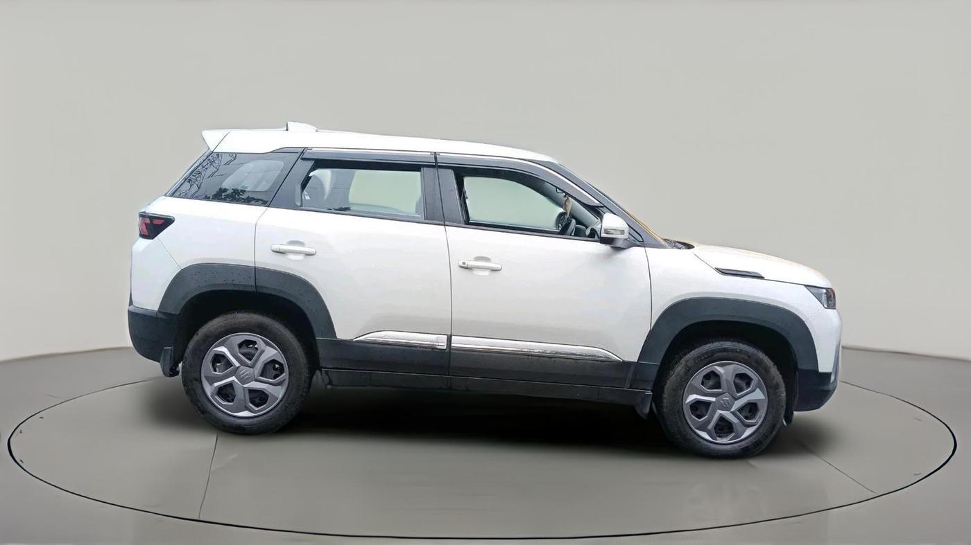 2024 Maruti BREZZA VXI AT SMART HYBRID, Petrol, Automatic, 3,632 km, exterior