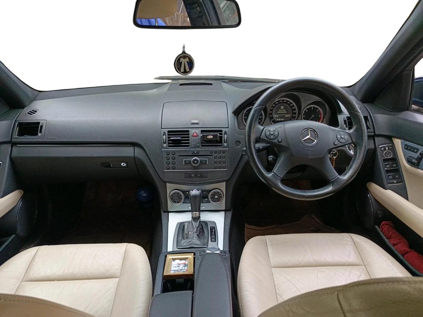 2011 Mercedes Benz C Class 	250 CDI ELEGANCE AT, Diesel, Automatic, 1,22,335 km, interior