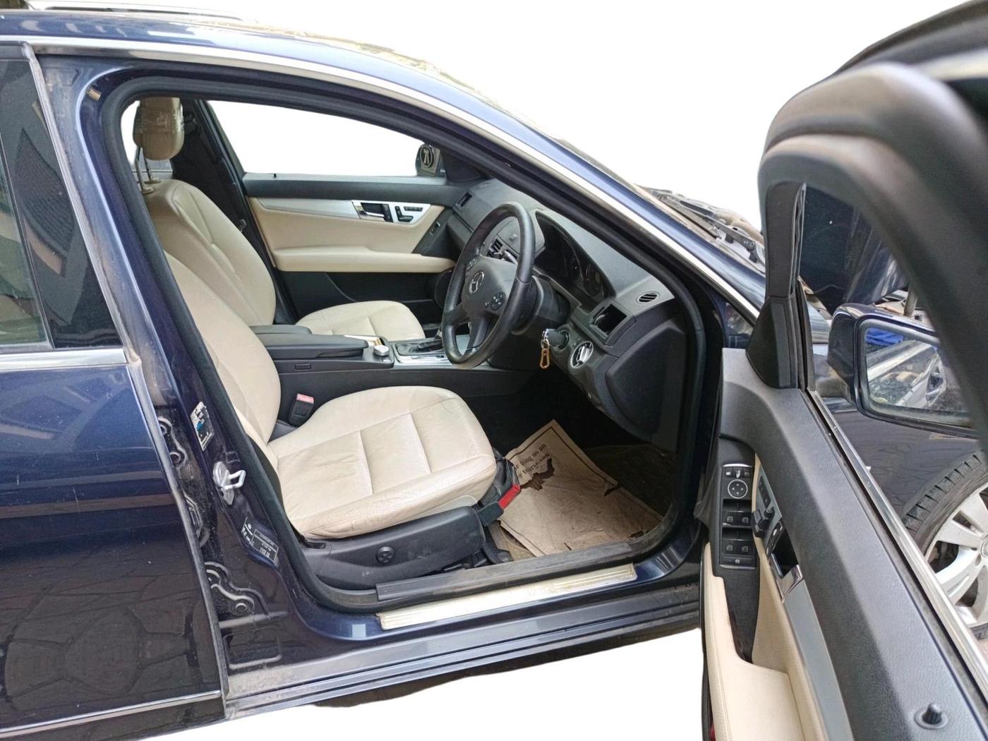 2011 Mercedes Benz C Class 	250 CDI ELEGANCE AT, Diesel, Automatic, 1,22,335 km, interior