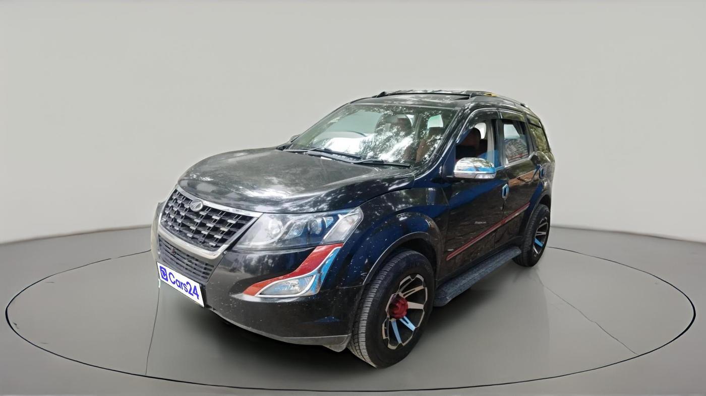 2016 Mahindra XUV500 W10 AT, Diesel, Automatic, 74,933 km, exterior