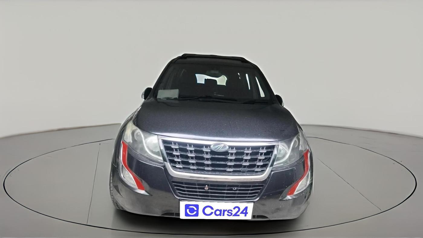 2016 Mahindra XUV500 W10 AT, Diesel, Automatic, 74,933 km, exterior