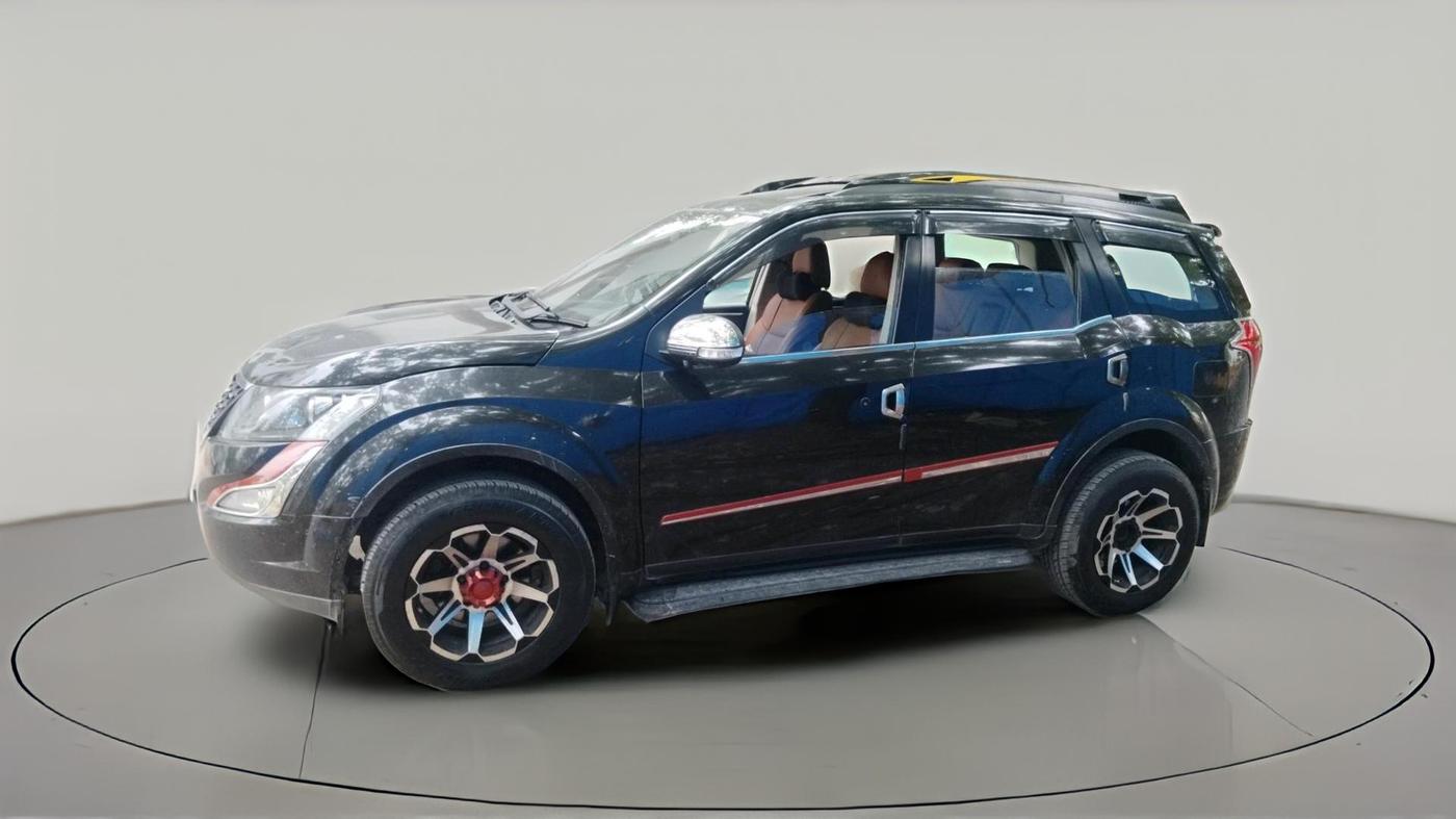 2016 Mahindra XUV500 W10 AT, Diesel, Automatic, 74,933 km, exterior