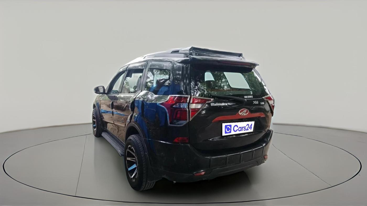 2016 Mahindra XUV500 W10 AT, Diesel, Automatic, 74,933 km, exterior
