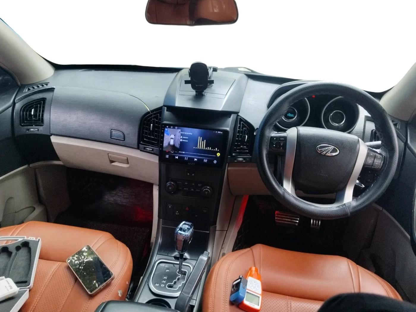 2016 Mahindra XUV500 W10 AT, Diesel, Automatic, 74,933 km, interior