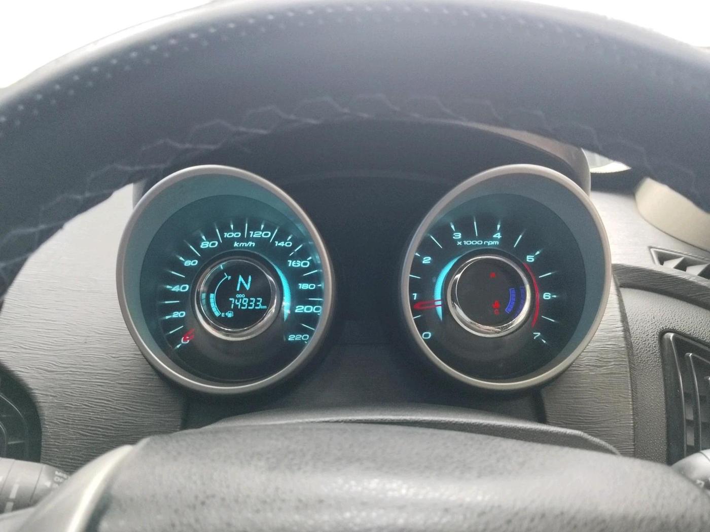 2016 Mahindra XUV500 W10 AT, Diesel, Automatic, 74,933 km, interior