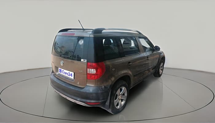 2011 Skoda Yeti AMBIENTE, Diesel, Manual, 2,21,742 km, exterior
