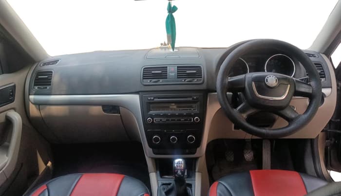 2011 Skoda Yeti AMBIENTE, Diesel, Manual, 2,21,742 km, interior