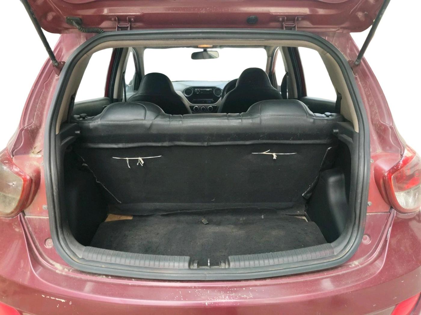 2015 Hyundai Grand i10 MAGNA 1.1 CRDI, Diesel, Manual, 1,20,000 km, exterior