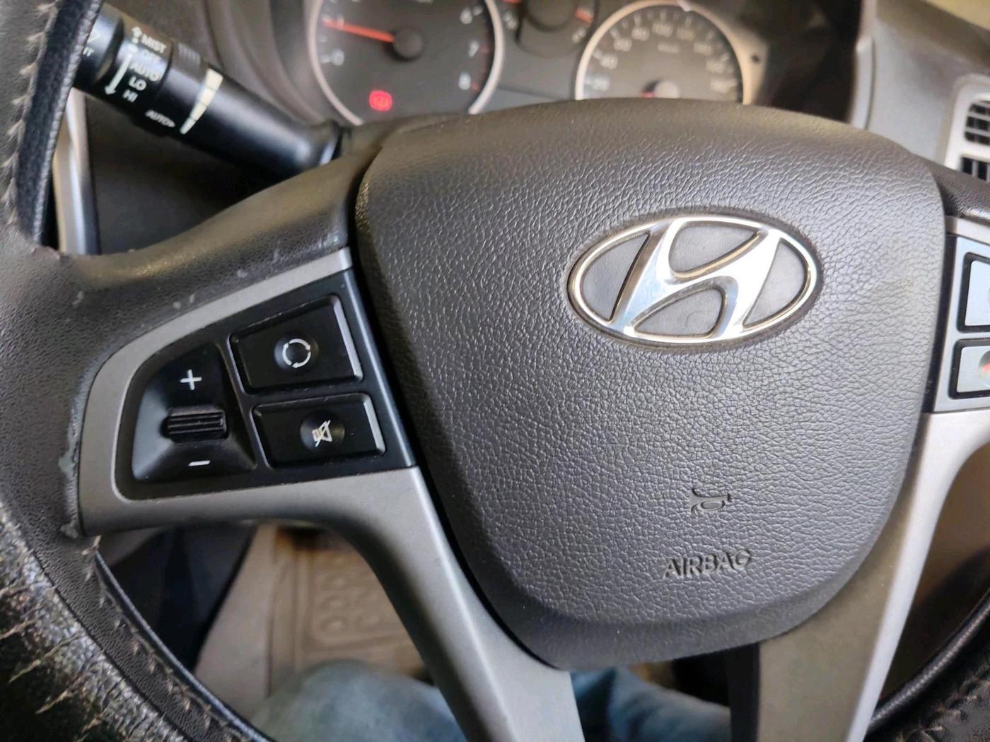 2013 Hyundai i20 SPORTZ 1.2, Petrol, Manual, 65,868 km, interior
