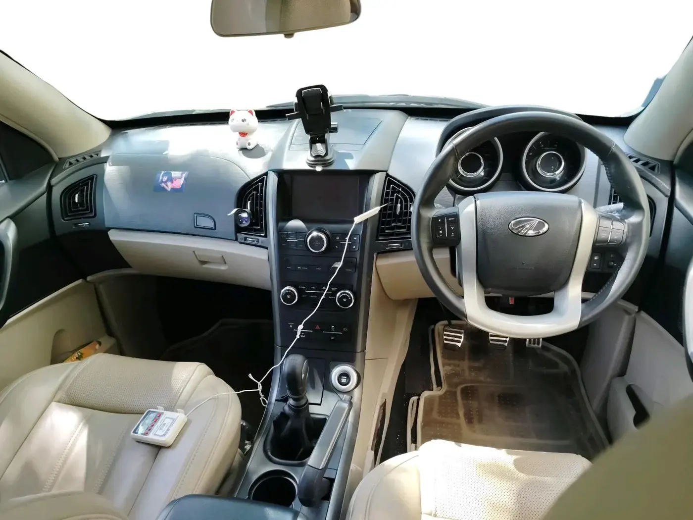 2016 Mahindra XUV500 W10, Diesel, Manual, 47,530 km, interior