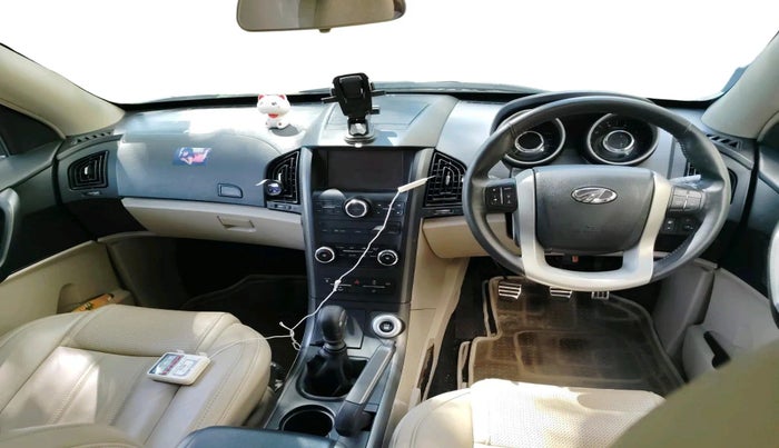 2016 Mahindra XUV500 W10, Diesel, Manual, 47,530 km, interior