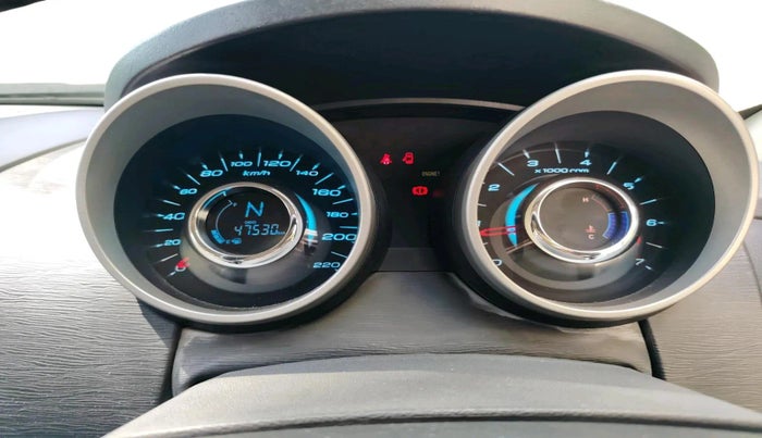 2016 Mahindra XUV500 W10, Diesel, Manual, 47,530 km, interior