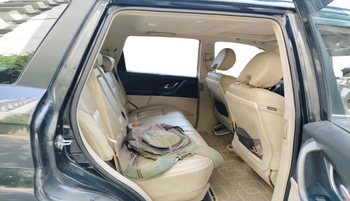 2016 Mahindra XUV500 W10, Diesel, Manual, 47,530 km, interior