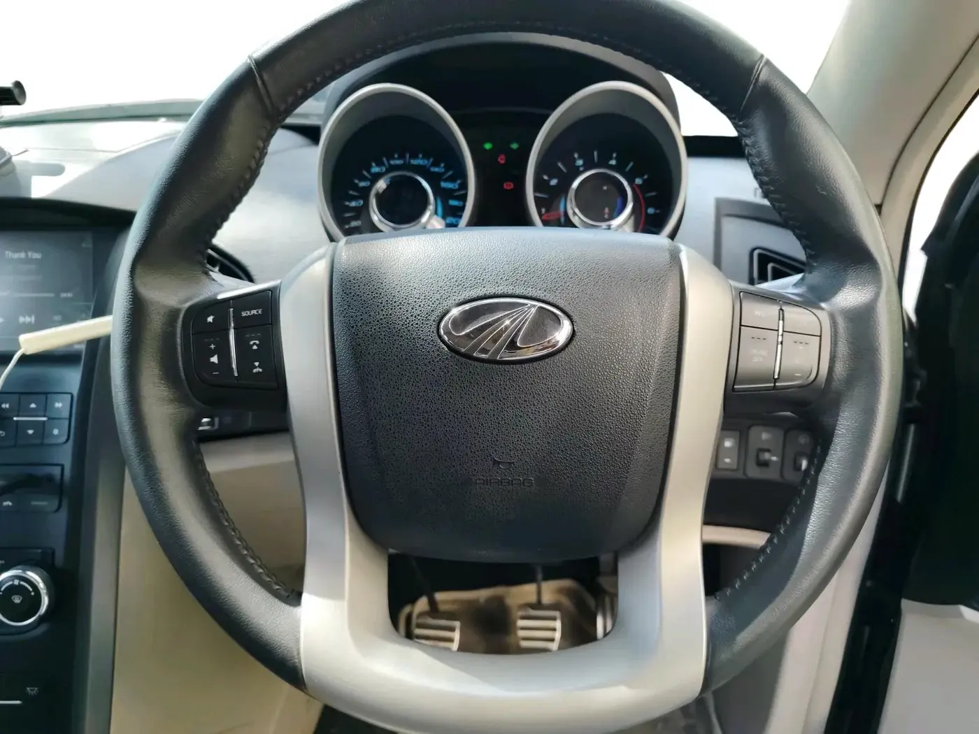 2016 Mahindra XUV500 W10, Diesel, Manual, 47,530 km, interior